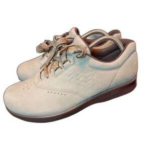 New SAS Free Time Tan Suede Walking Shoes Women's 9 WW (Wide) Lace-Up Comfort